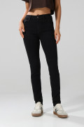 Jean negro push up con relace posterior y tiro alto