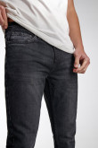 Jean 90S negro tiro bajo bota recta