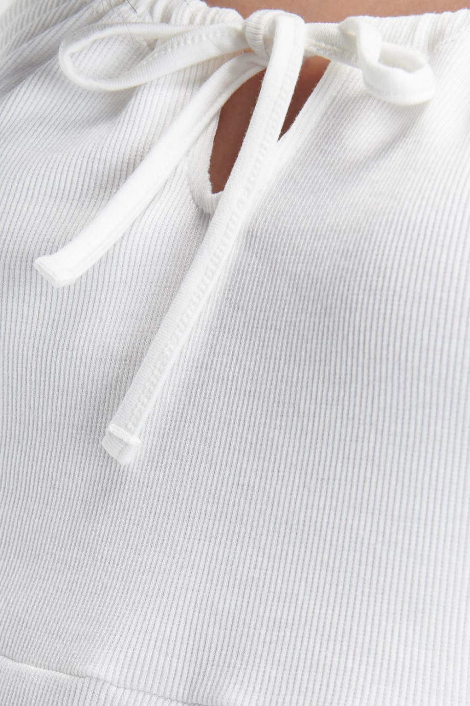Camiseta manga corta con escote en frente