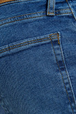 Jean azul medio Slim con detalles de corrugado en frente