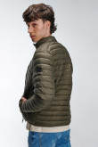 Chaqueta unicolor acolchada con cuello redondo