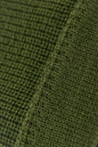 Gorro verde oscuro tejido con texturas de canal