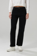 Jean straight leg negro bota recta con tiro alto y bolsillos