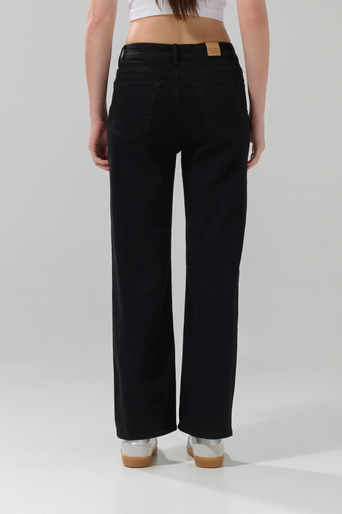 Jean tiro alto negro straight leg bota recta con bolsillos