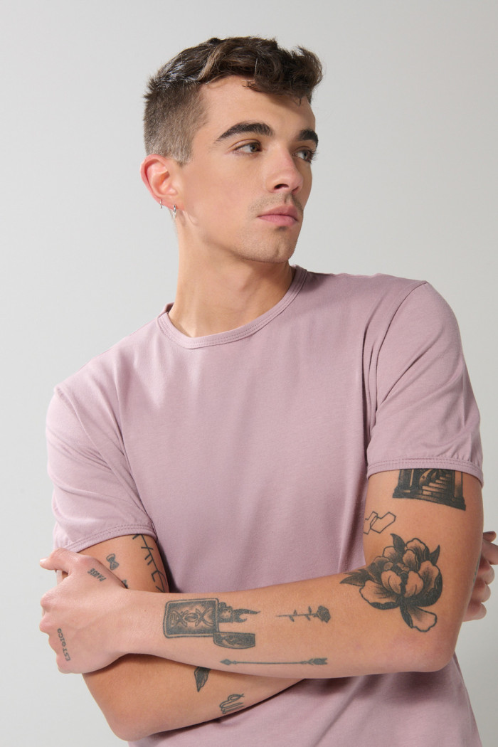 Camiseta unicolor en algodón manga corta ajustada