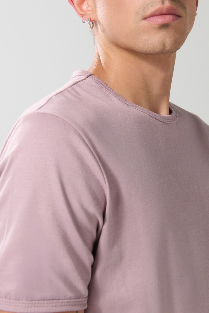 Camiseta unicolor en algodón manga corta ajustada