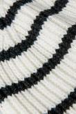 Gorro tejido unicolor a rayas con parche bordado
