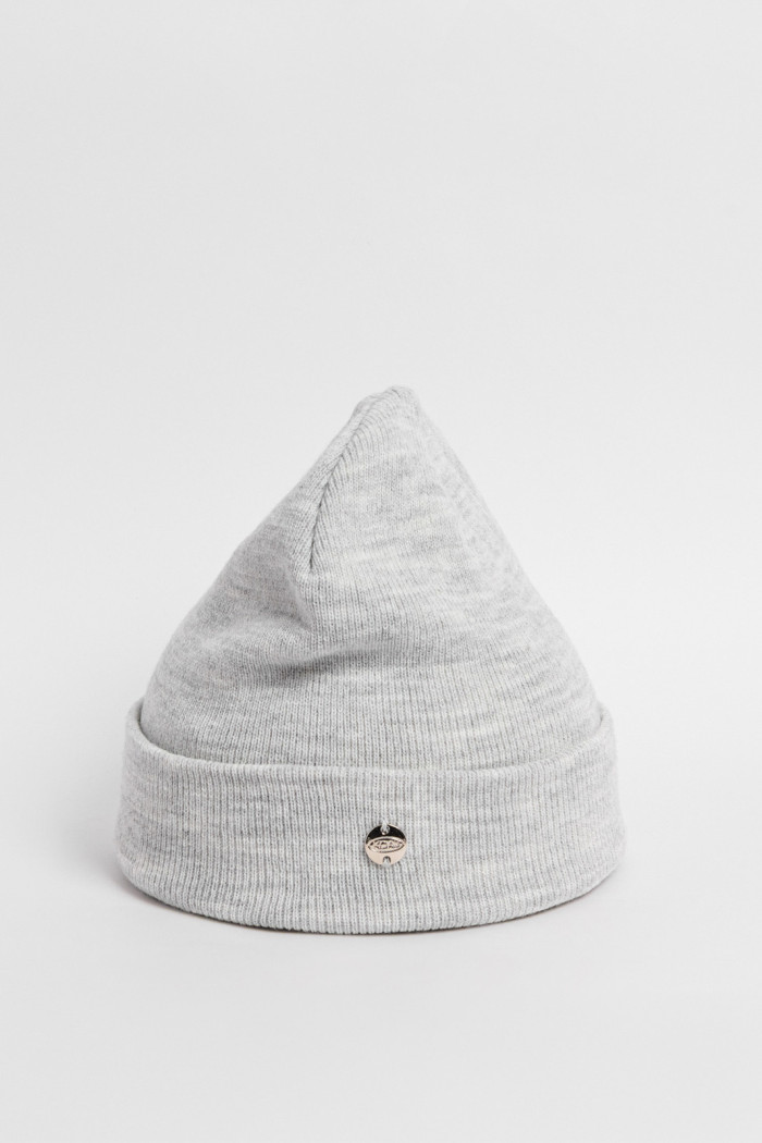 Gorro unicolor tejido con texturas de canal