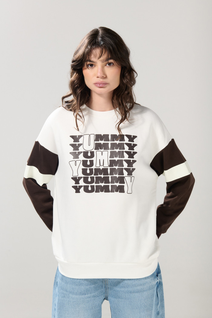 Buzo oversize crema cuello redondo de Burger King