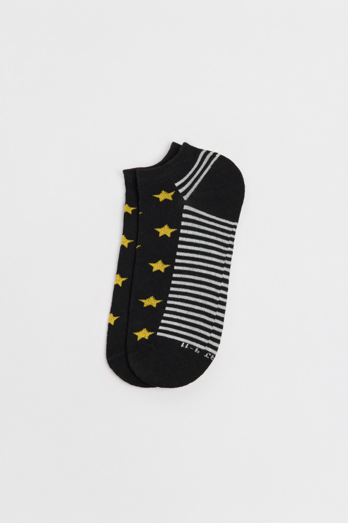 Medias unicolores tobilleras con rayas y diseño de estrellas