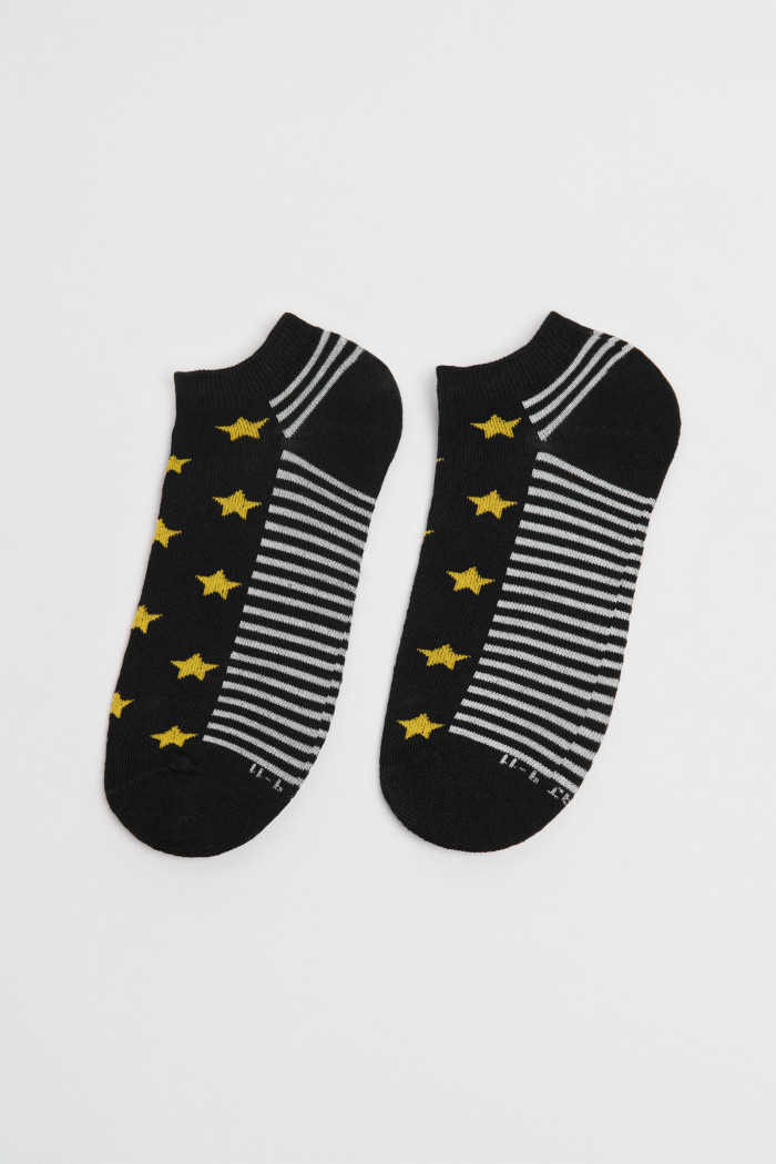 Medias unicolores tobilleras con rayas y diseño de estrellas
