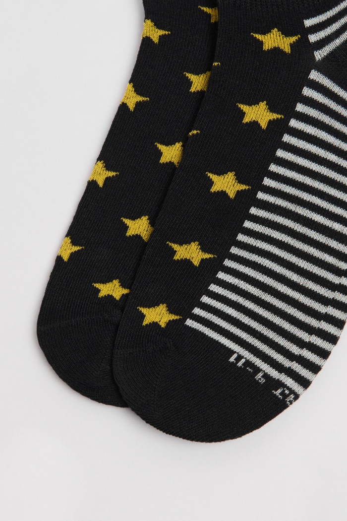 Medias unicolores tobilleras con rayas y diseño de estrellas