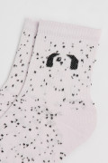 Medias unicolores cortas con puntos y diseño de perritos