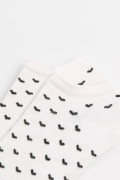 Medias tobilleras unicolores con corazones en contraste