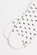 Medias tobilleras unicolores con corazones en contraste