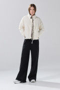 Chaqueta acolchada crop unicolor con cuello alto