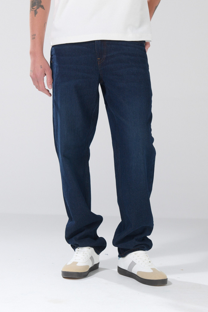 Jean bota recta 90´S infaltables azul intenso con tiro bajo
