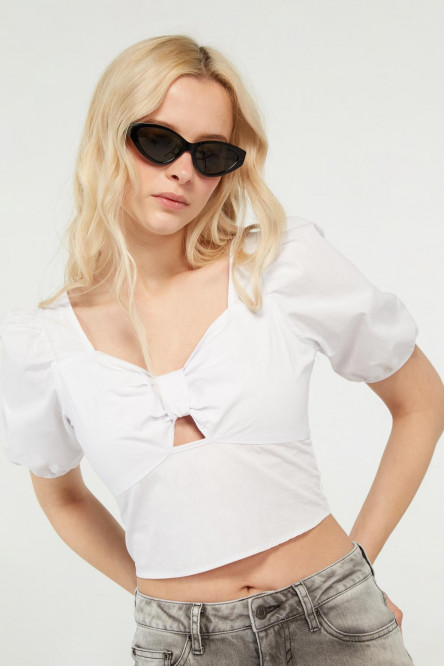 Blusa blanca manga corta tipo globo con moño en frente