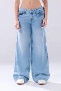 Jean tiro bajo open leg infaltables azul con bota ancha
