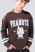 Buzo café oscuro oversize de Snoopy con cuello redondo
