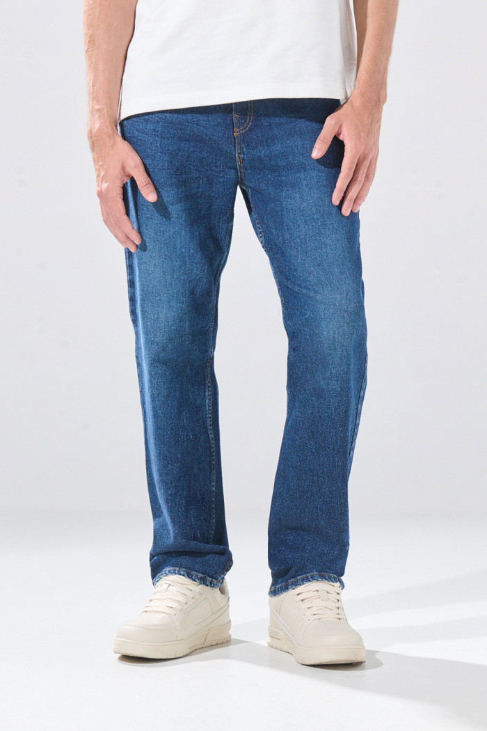 Jean straight leg bota recta infaltables azul con tiro bajo
