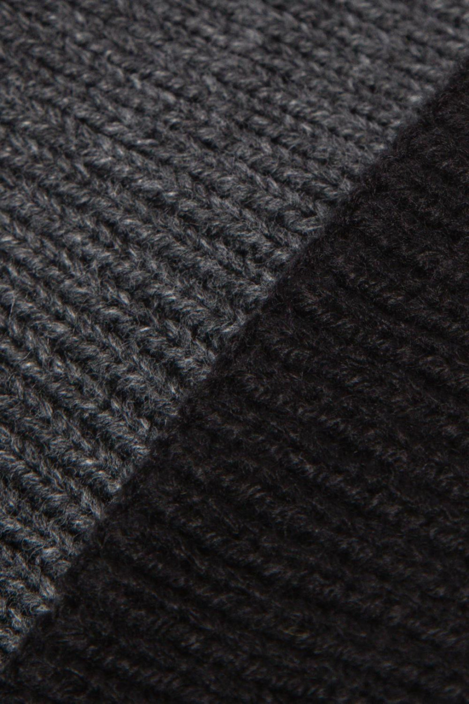Beanie tejido sencillo, para hombre color gris oscuro con doblez ajustable.