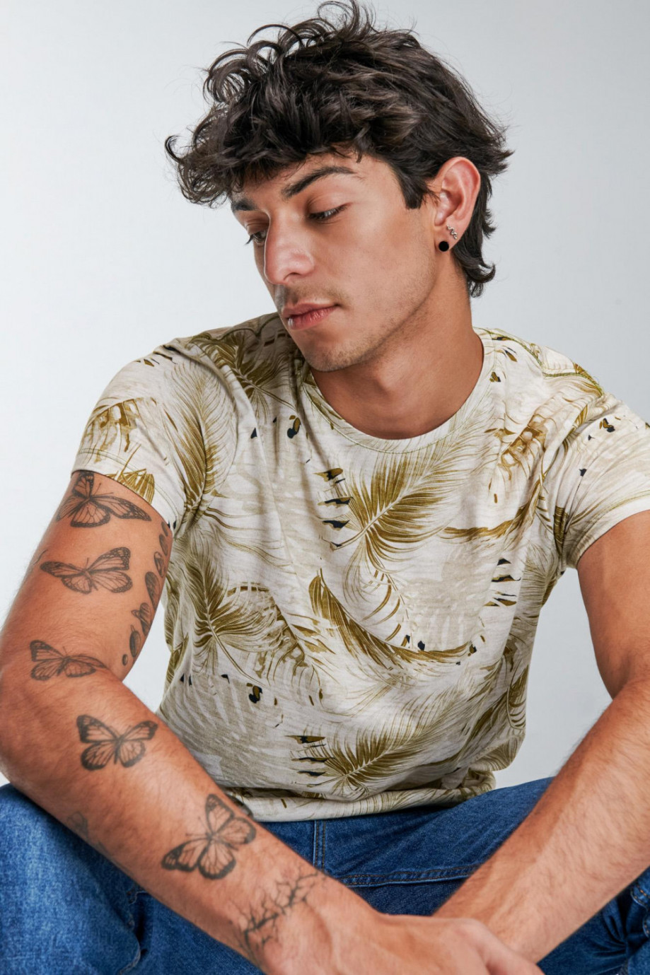 Camiseta estampada masculina, cuello redondo y manga corta.