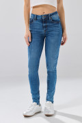 Jean azul medio push up infaltables con realce posterior
