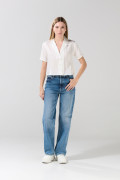 Blusa unicolor con cuello resort y manga corta