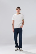 Jean infaltables 90´S azul intenso con bota recta y bolsillos
