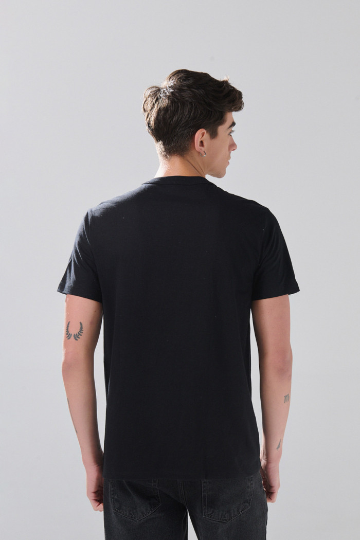 Camiseta en algodón cuello redondo infaltables unicolor
