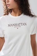 Camiseta en algodón crema clara college cuello redondo
