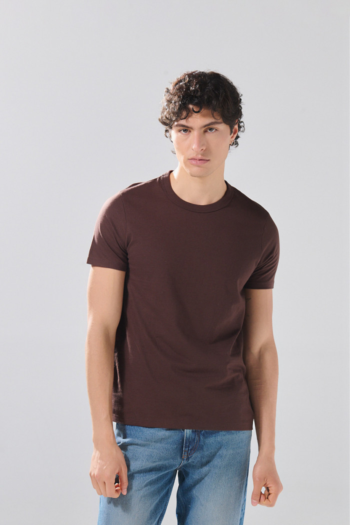 Camiseta unicolor en algodón infaltables con manga corta
