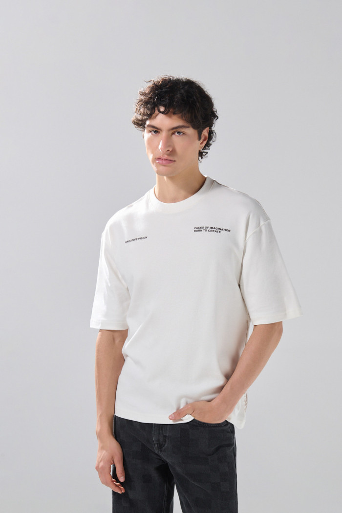 Camiseta unicolor oversize de Boho Club con cuello redondo
