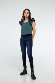 Blusa manga corta verde medio con detalles de arandelas