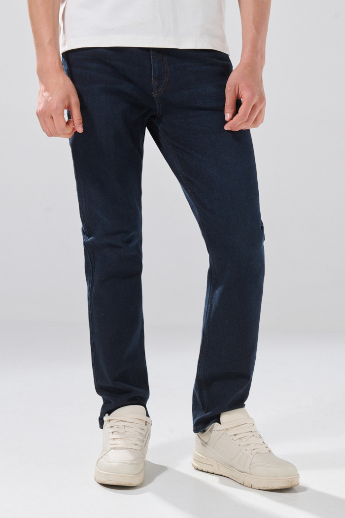 Jean straight leg azul infaltables tiro bajo con cremallera
