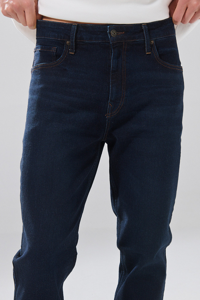 Jean straight leg azul infaltables tiro bajo con cremallera
