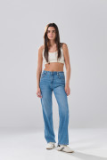 Jean infaltables straight leg azul medio con tiro bajo
