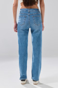 Jean infaltables straight leg azul medio con tiro bajo
