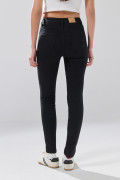 Jean push up infaltables negro con tiro alto y realce 

