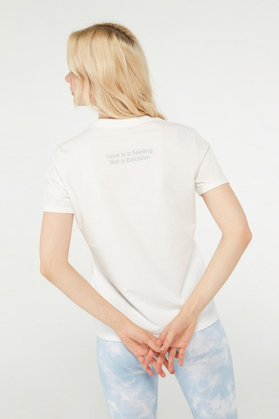 Camiseta crema claro manga corta con estampado en frente