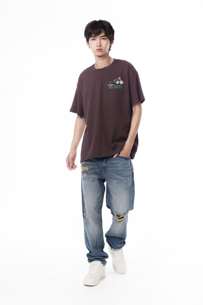 Camiseta oversize café de Félix el Gato con manga corta
