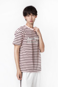 Camiseta a rayas manga corta rosada con texto college
