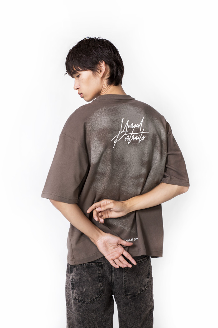 Camiseta verde oscura manga corta con diseños de Boho Club
