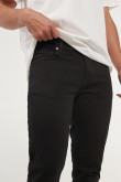 Jean slim negro 5 bolsillos con tiro bajo
