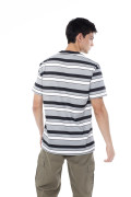 Camiseta crema manga corta college con rayas y bolsillo
