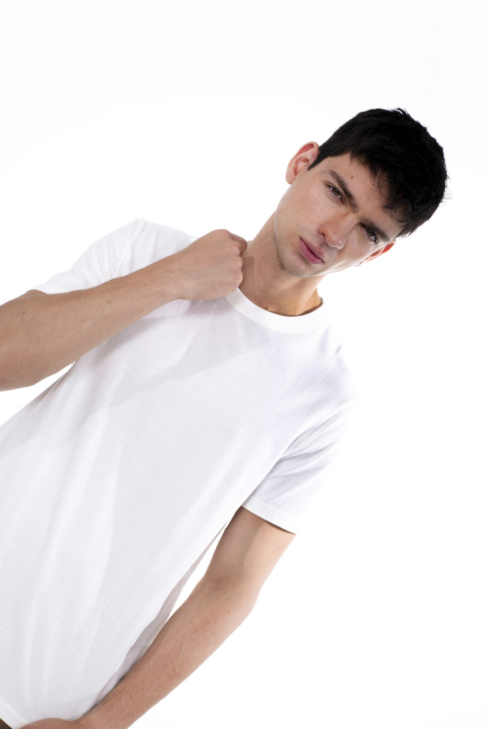 Camiseta ajustada unicolor infaltables manga corta
