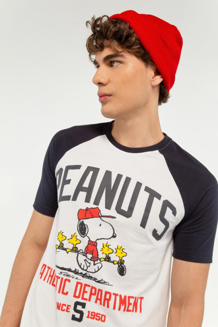Camiseta manga ranglan corta, estampado de Snoopy.