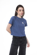 Camiseta crop top azul de Snoopy con manga ranglan corta
