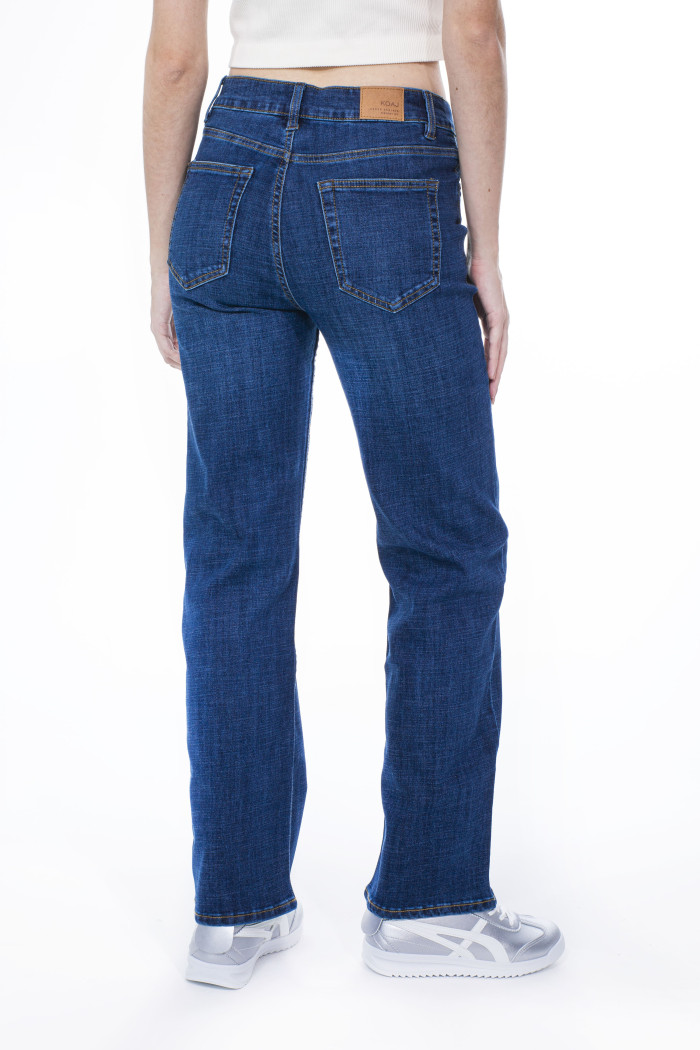Jean straight leg azul bota recta infaltables con tiro alto
